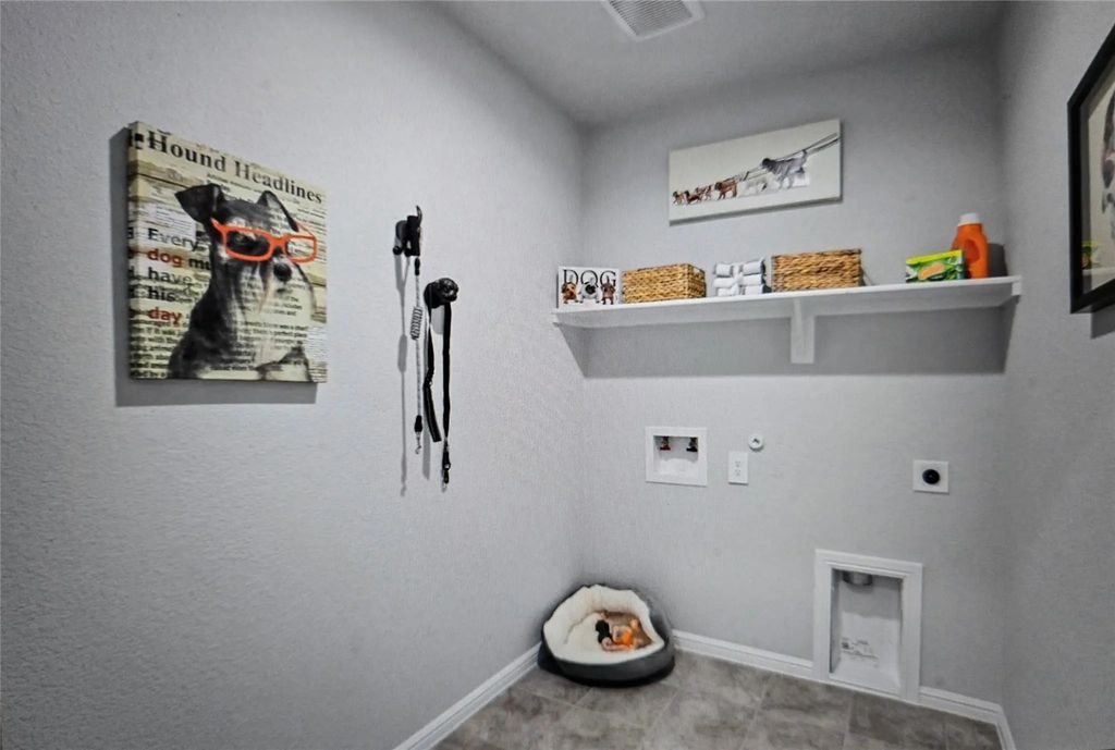 1517 Central Park Drive, Alvarado
