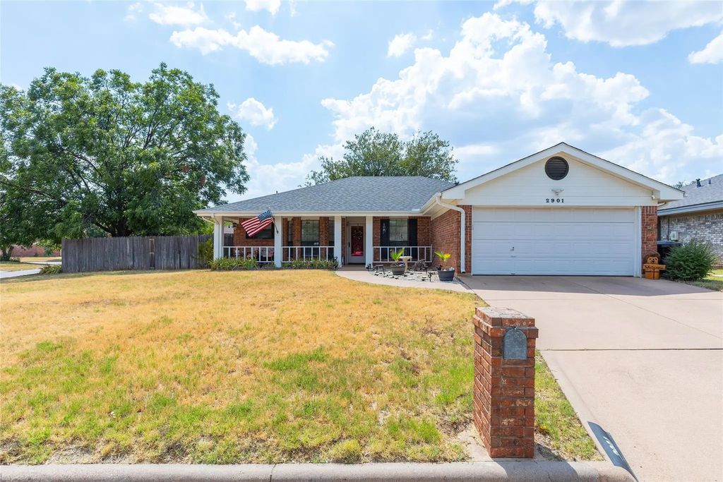 2901 Oak Ridge Court, Abilene