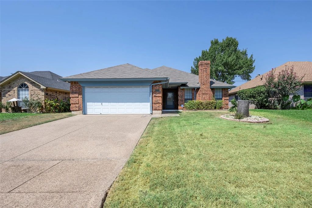 1925 Kings Canyon Circle, Fort Worth