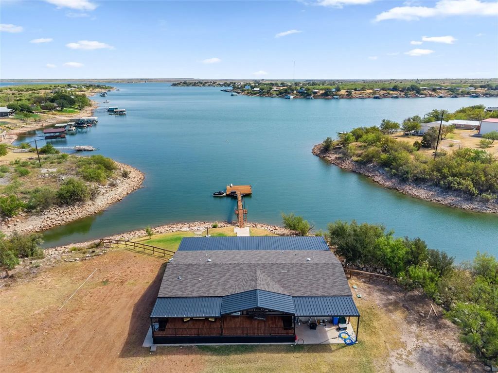606 W Moonshine Road, Seymour
