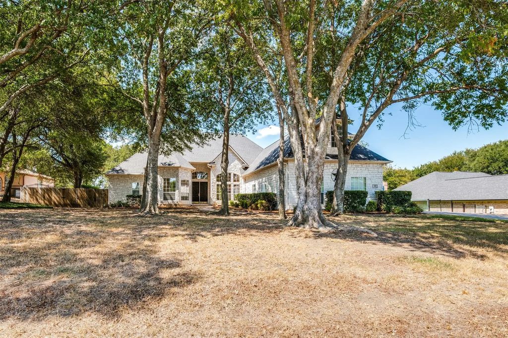 405 Rolling Oaks Ridge, Cedar Hill