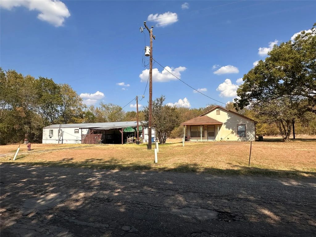 520 N Mlk Avenue, Wortham