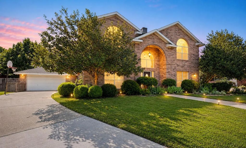 3509 Mistletoe Lane, Rowlett