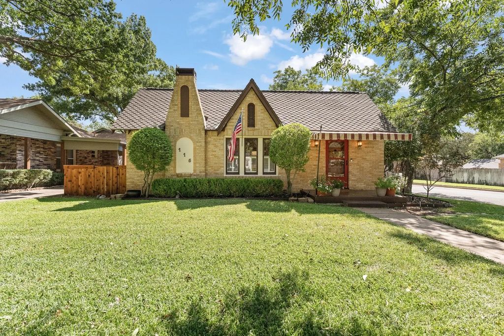 115 Bellevue Drive, Cleburne