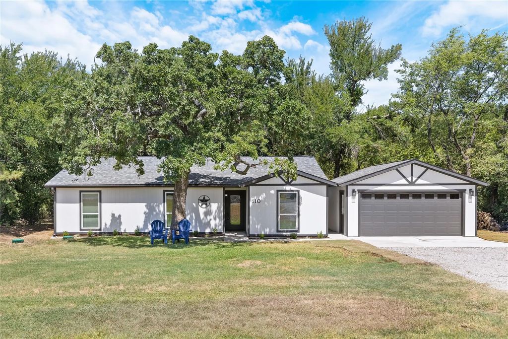 110 Muleta Drive, Oak Point