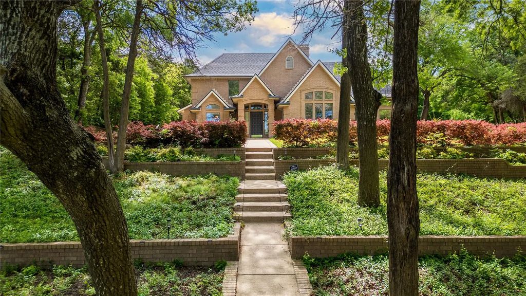 1254 Whispering Oaks Drive, DeSoto