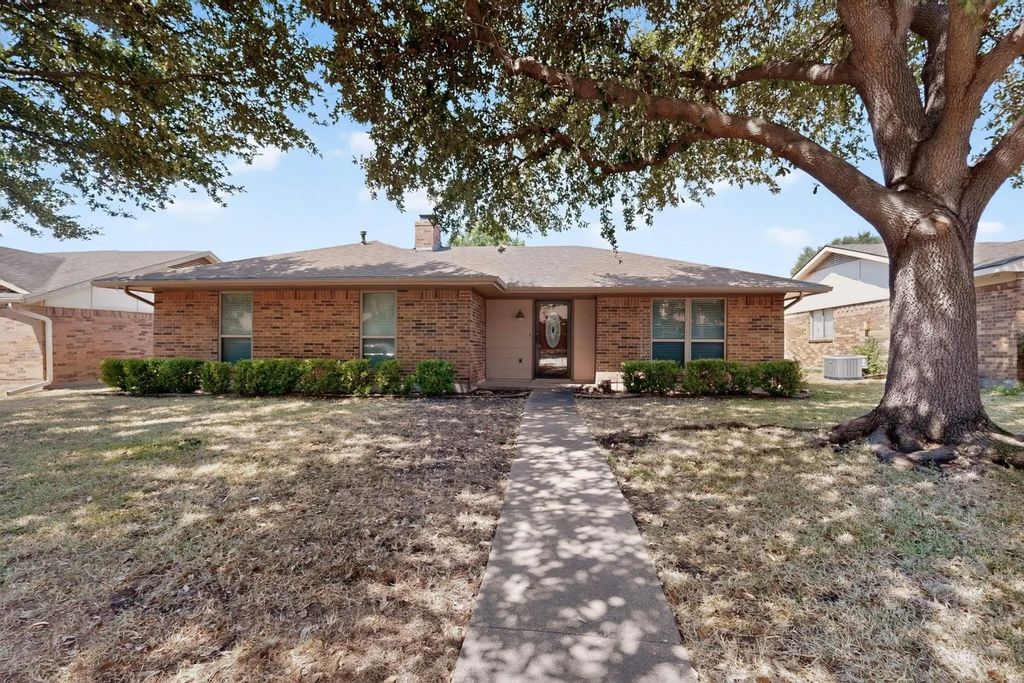 2009 Glencrest Lane, Garland
