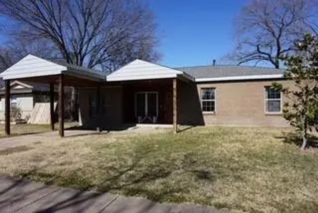 134 W Cober Drive, Grand Prairie