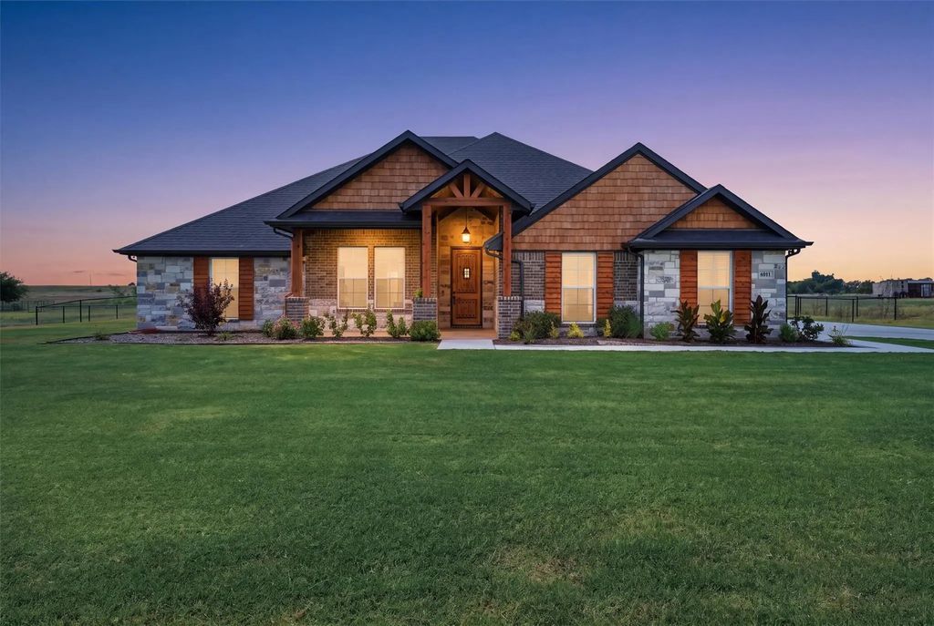 6941 Eagle Creek Drive, Godley