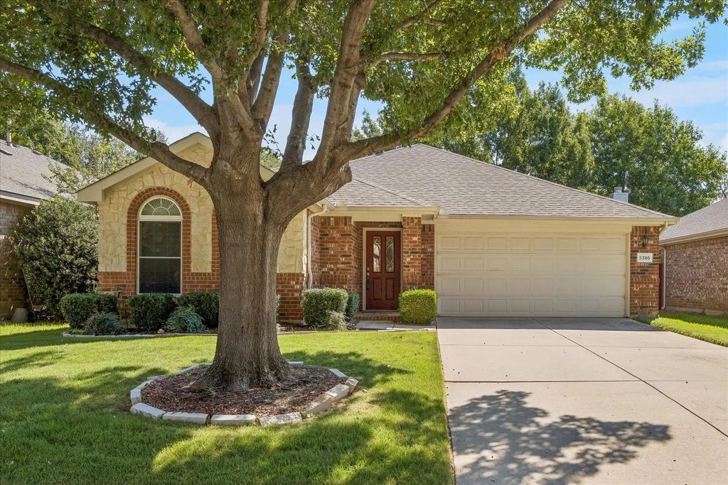 5316 Shepherd Place, Flower Mound