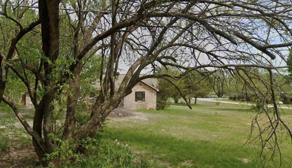 1357 N John Douglas Road, Van Alstyne