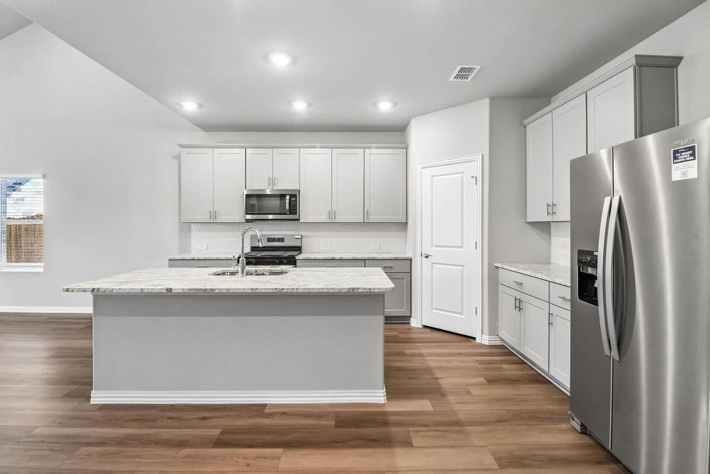 2114 Longchamp Lane, Seagoville