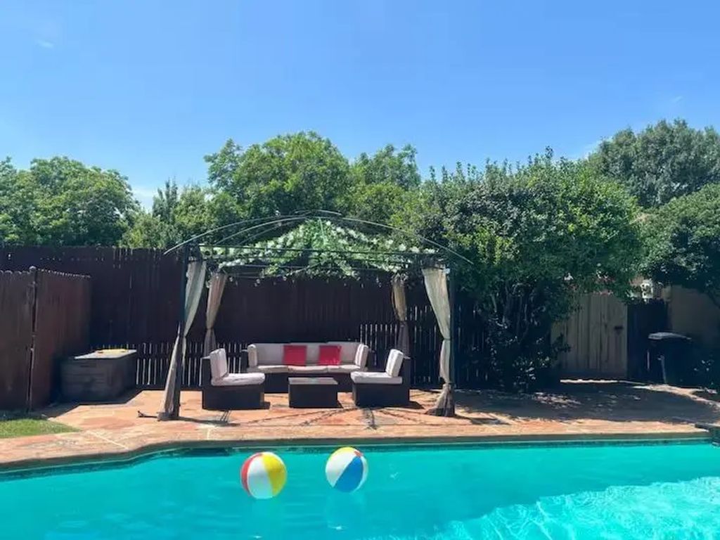 1914 E Spring Valley, Richardson