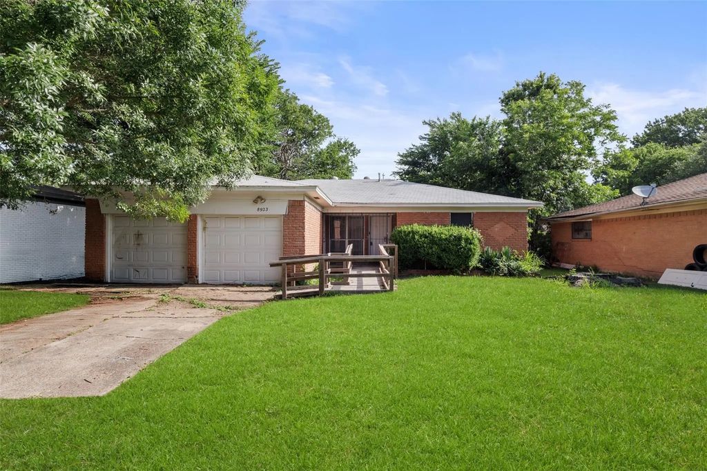 8923 Jennie Lee Lane, Dallas
