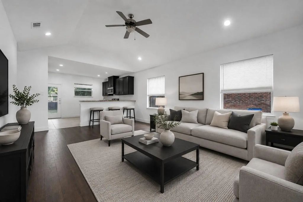 4902 Rimwood Drive, Balch Springs