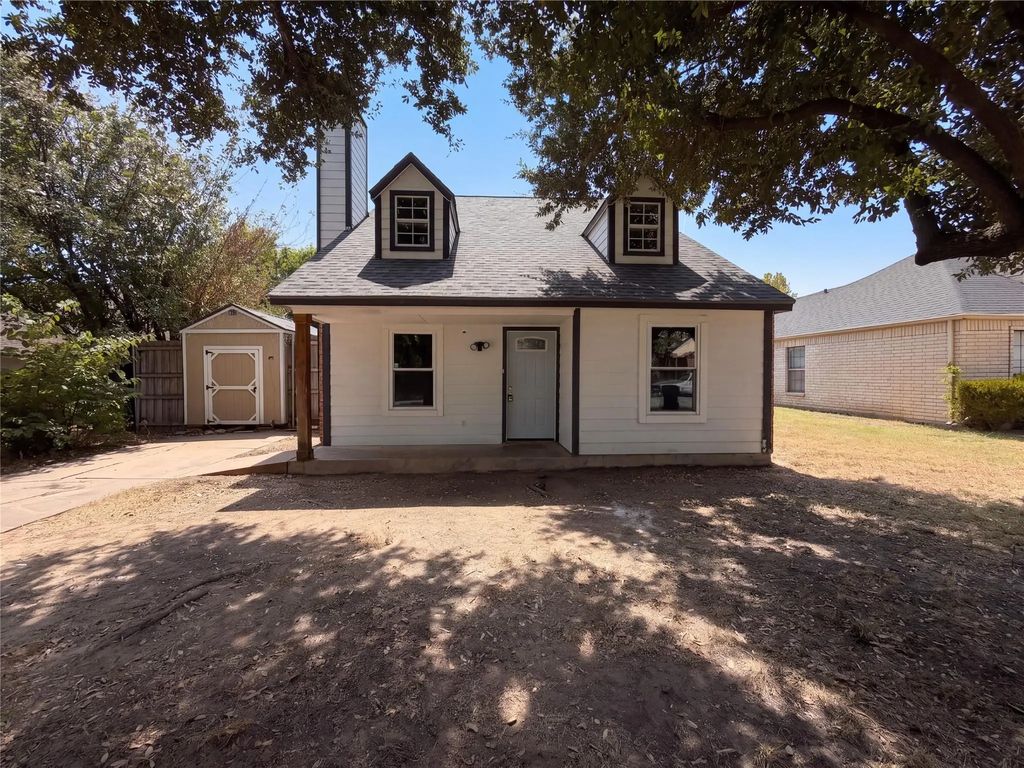 108 Marvin Gardens, Waxahachie