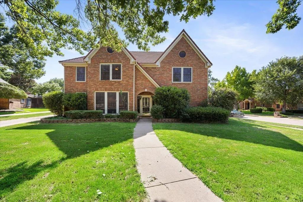 2400 Silverthorne Court, Highland Village