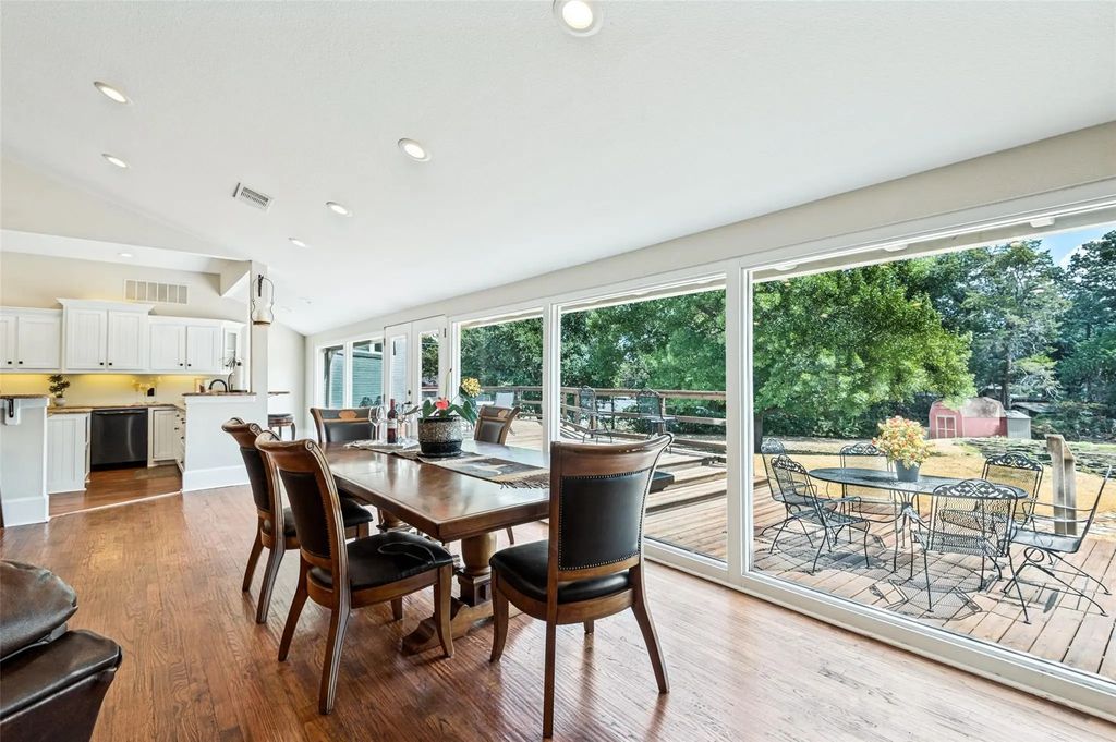 928 N Irving Heights Drive, Irving