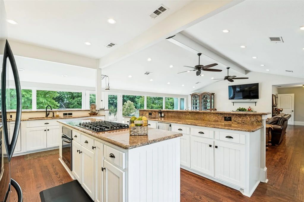 928 N Irving Heights Drive, Irving