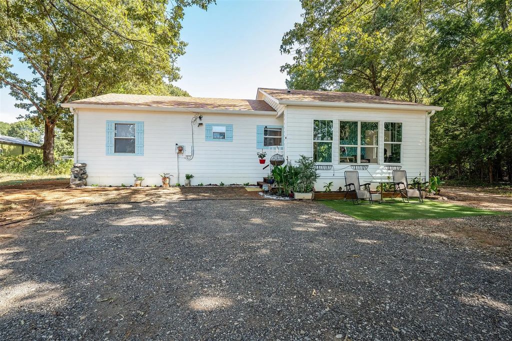 629 El Paso, Bullard