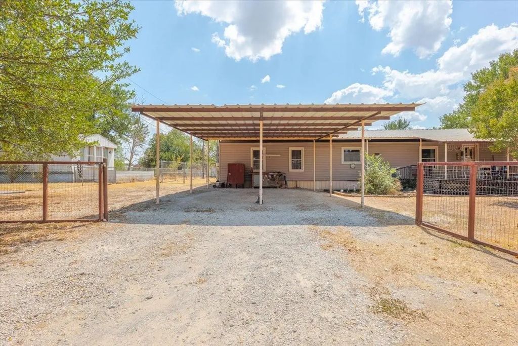615 Sw 20th Street, Mineral Wells