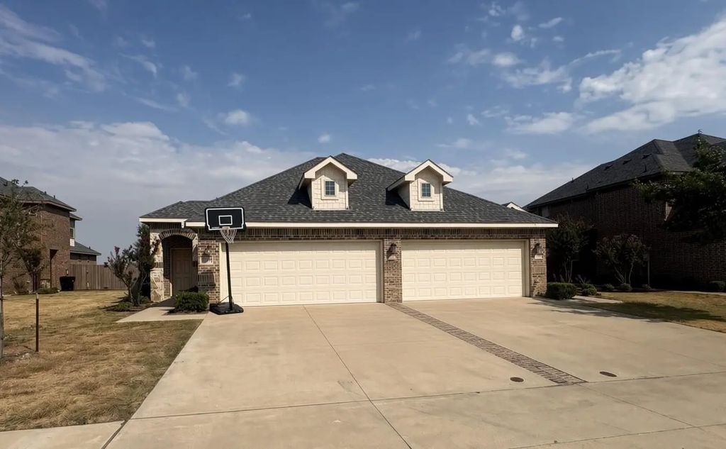 1029-1031 Skyview Court, Midlothian