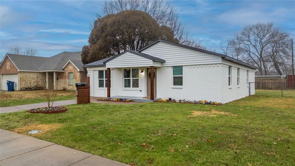 1213 Bowie Street, Garland