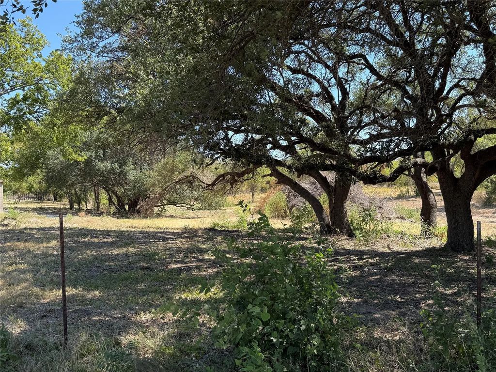 803 Billings Road, Tolar