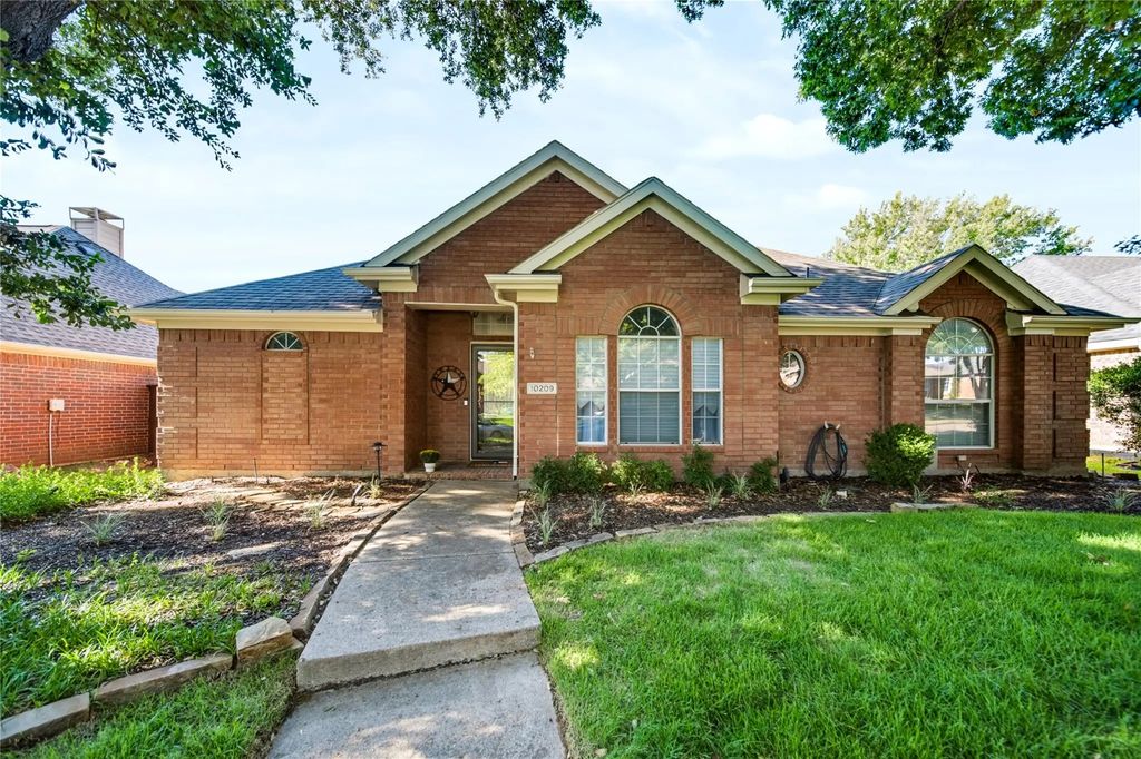 10209 Forrest Drive, Frisco