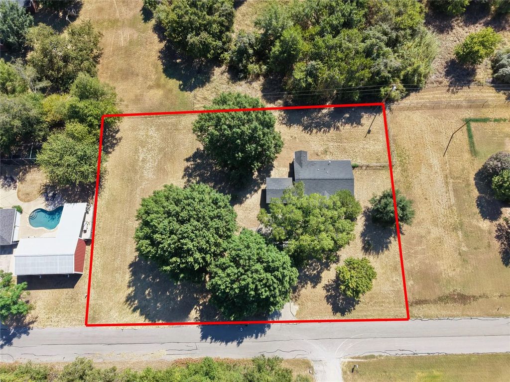 221 Mockingbird Meadows, Burleson