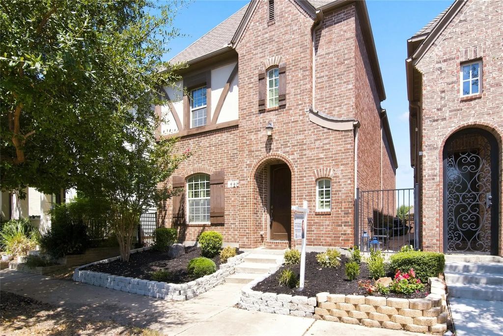720 Northwood Drive, Flower Mound