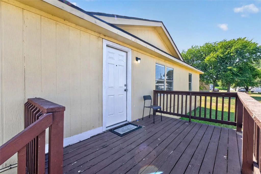 1341 Flying L Lane 16, Mansfield