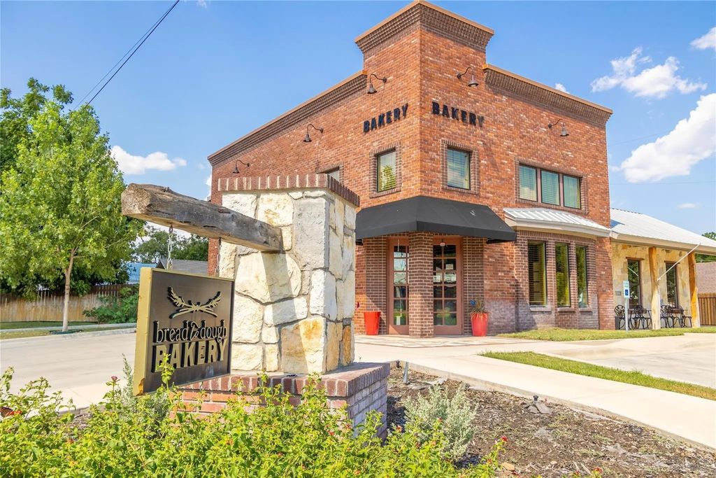 301 E Brown Street, San Saba