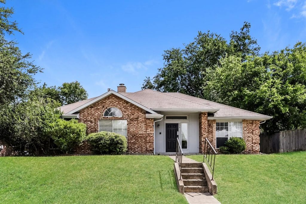 404 Derby Lane, DeSoto