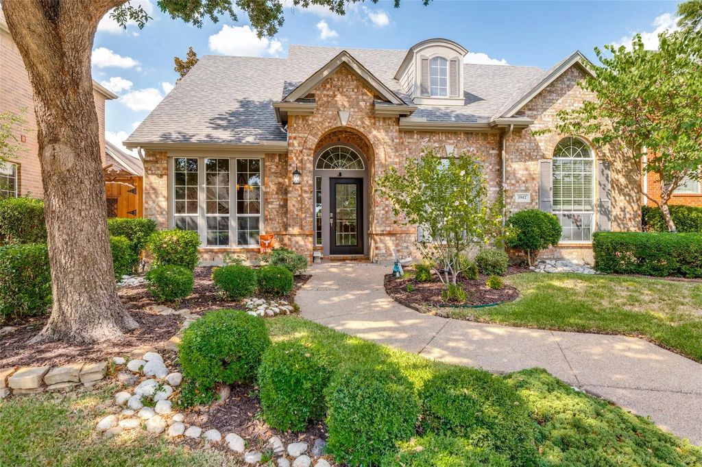 3942 Navarro Way, Frisco