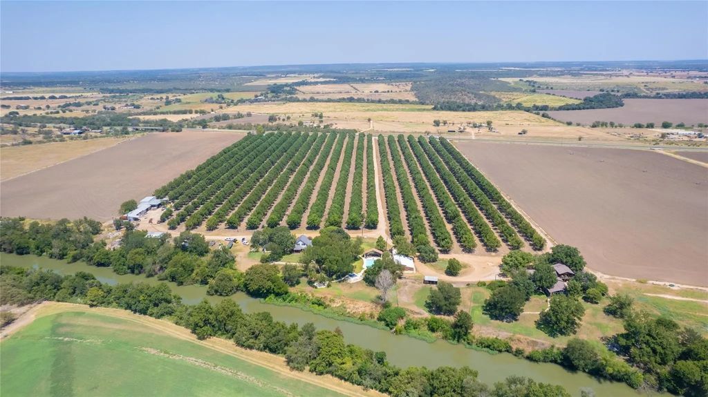 4075 W Us Highway 190 C, San Saba