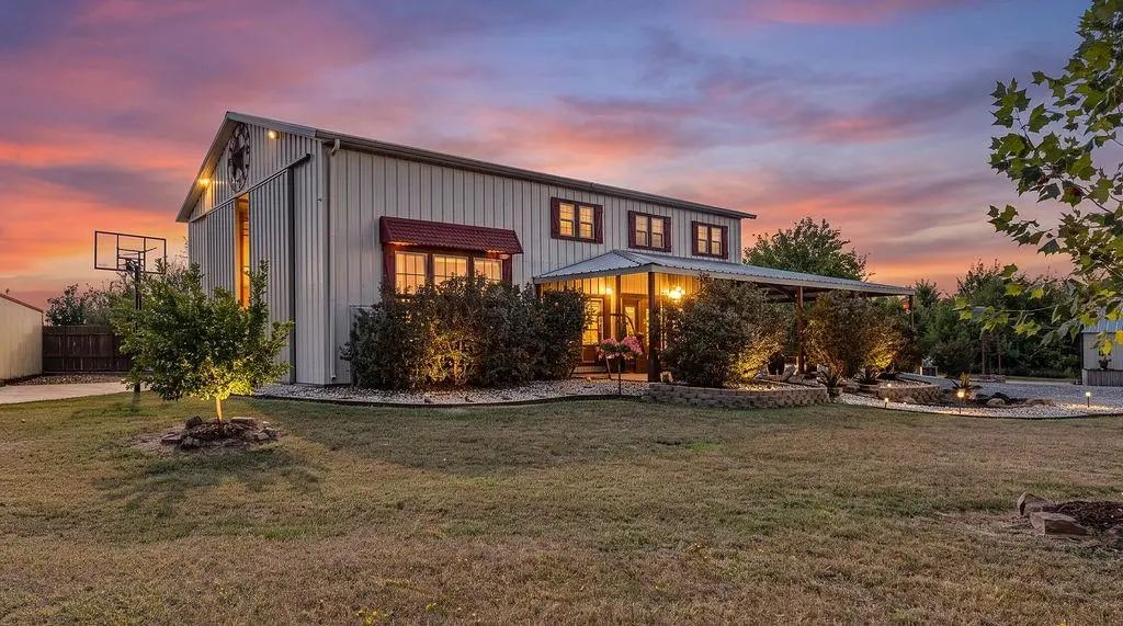 4129 County Road 4111, Campbell