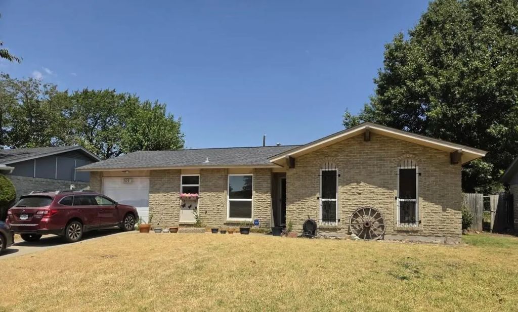 709 Shorecrest Drive, Garland