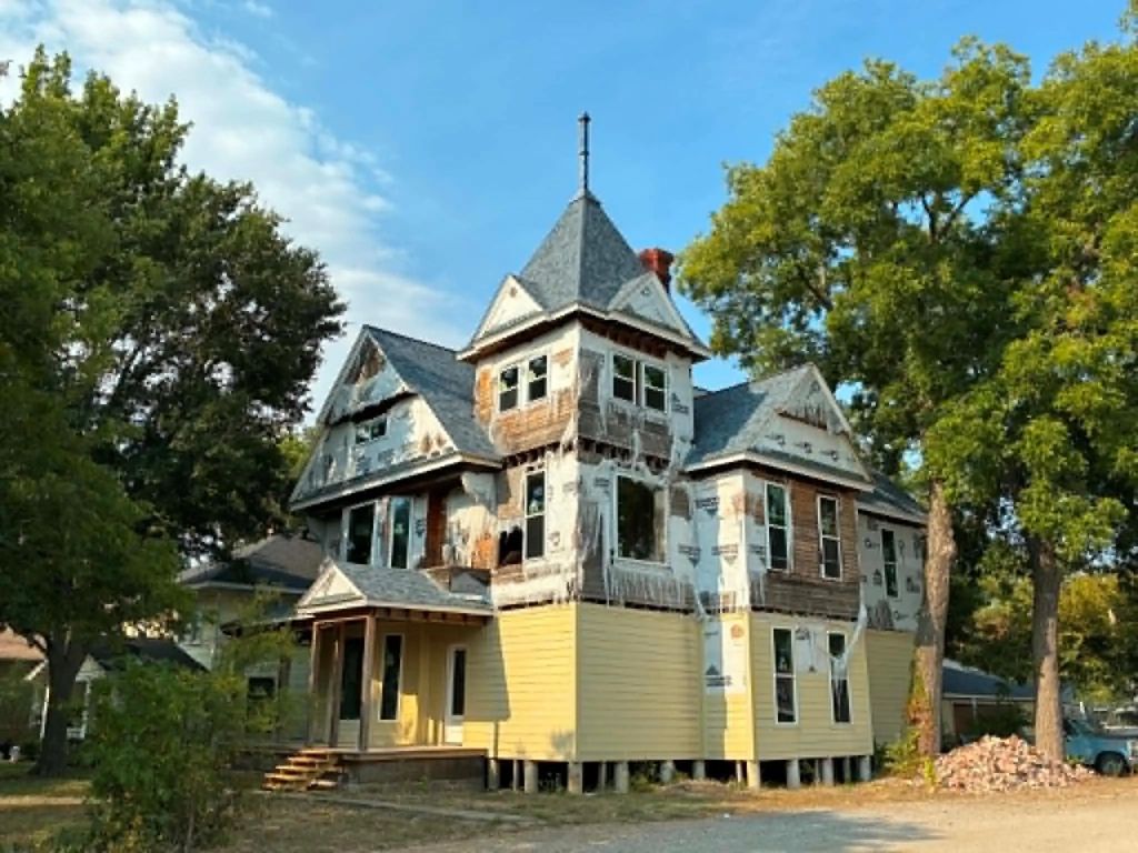 211 N Pleasant Street, Hillsboro