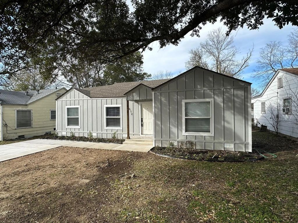 1610 Cherry Avenue, Corsicana
