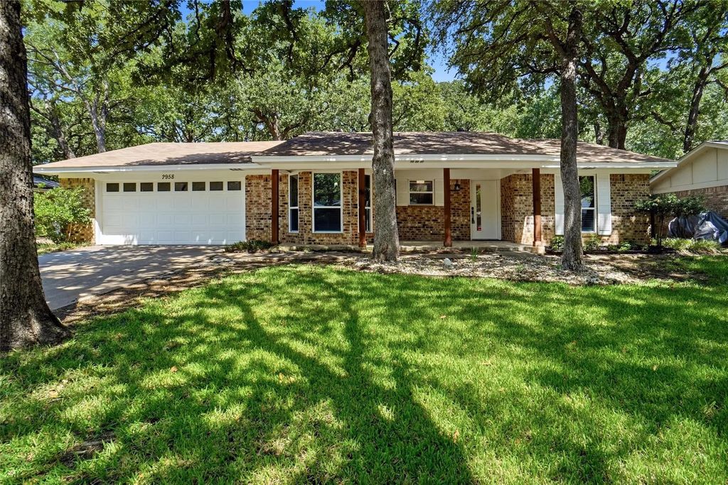 2958 Columbine Drive, Grapevine