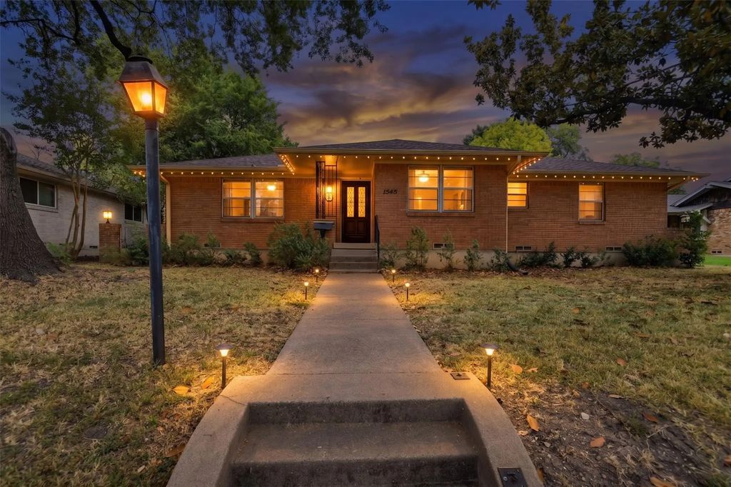 1545 W Pentagon Parkway, Dallas