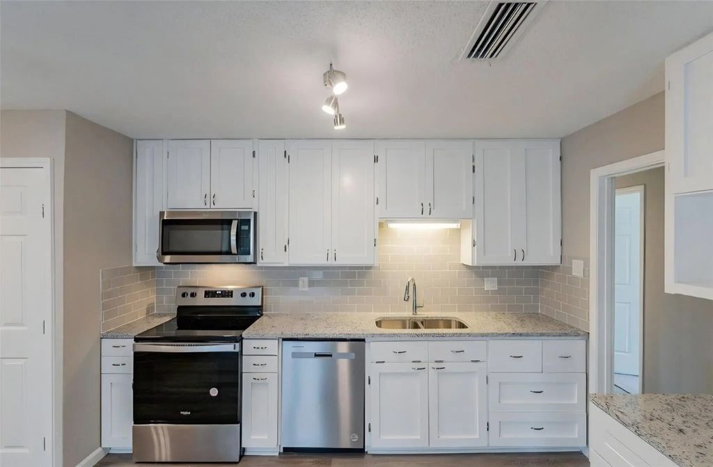 2112 Cedarcrest Drive, Carrollton