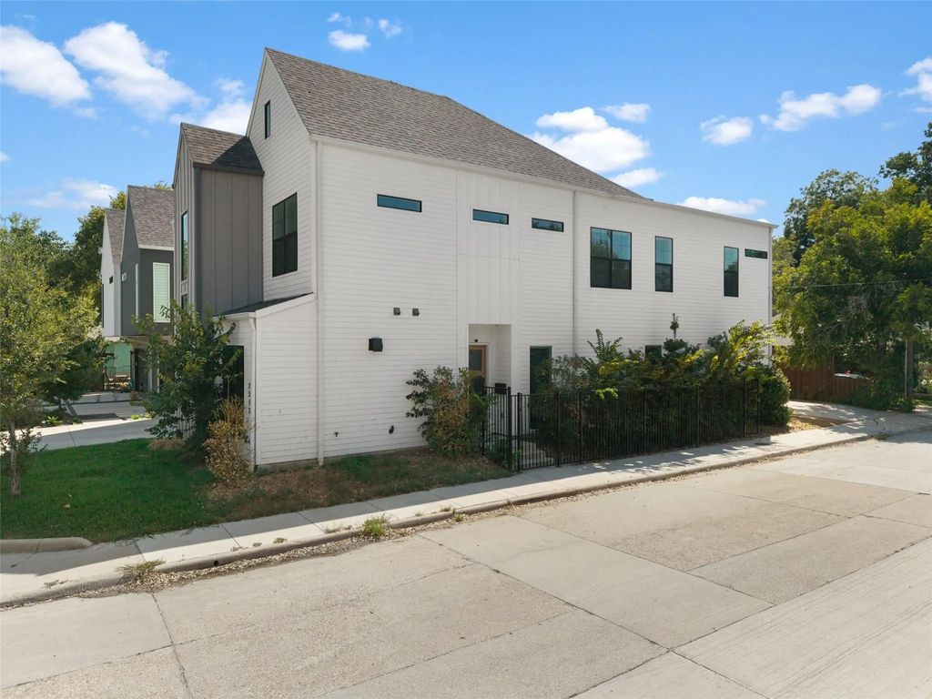 2513 N Winnetka Avenue, Dallas