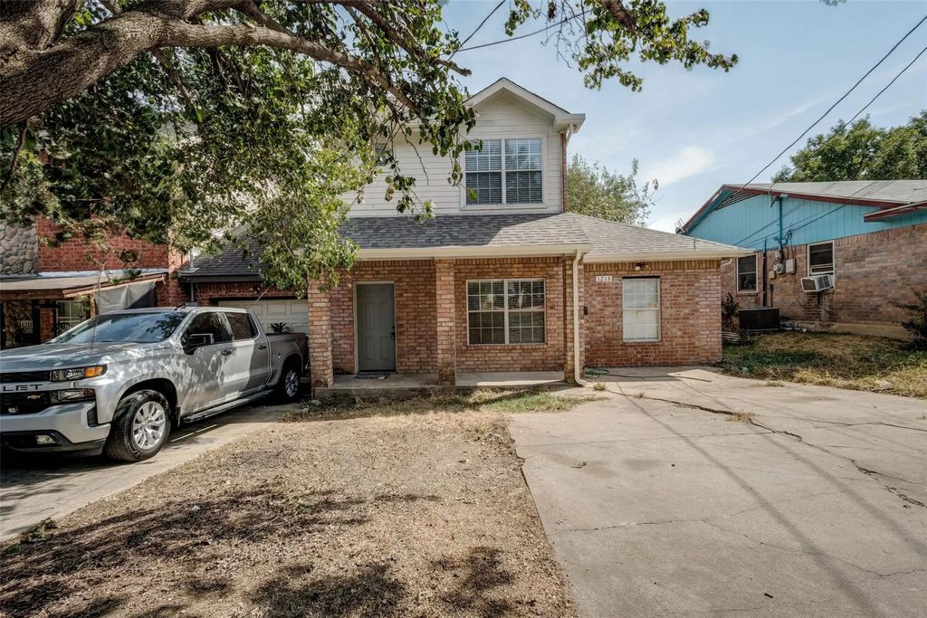 1213 College Street, Grand Prairie