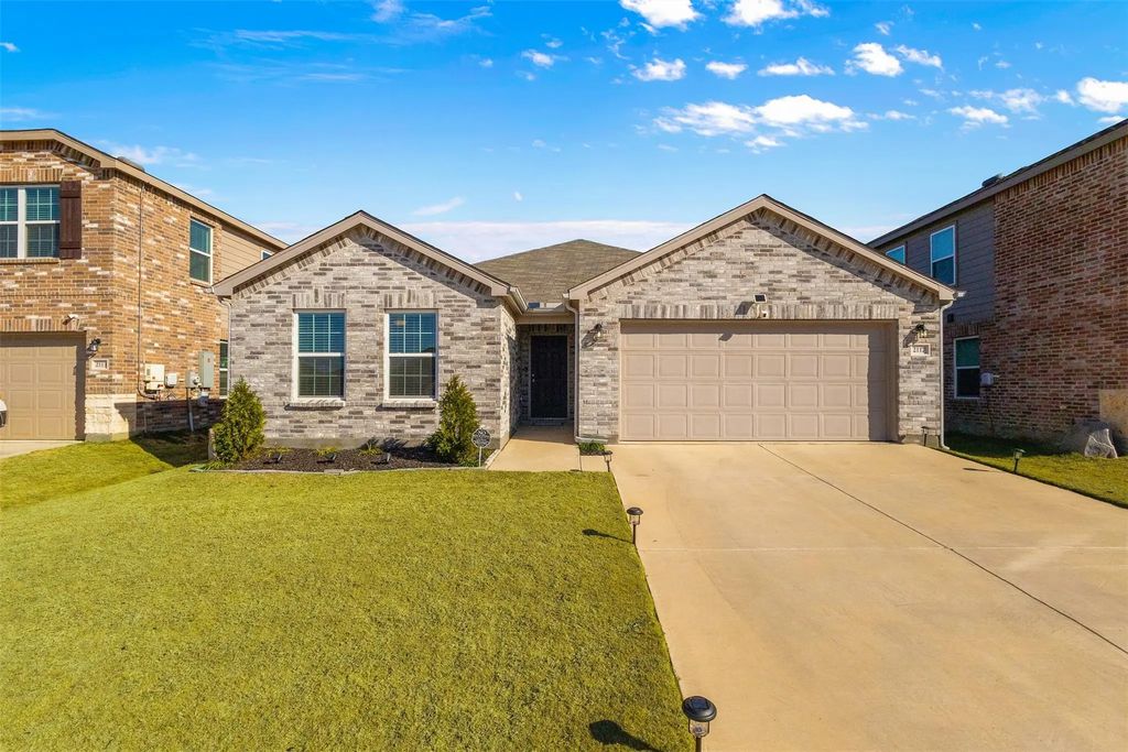 2117 Winding Creek Way, Denton