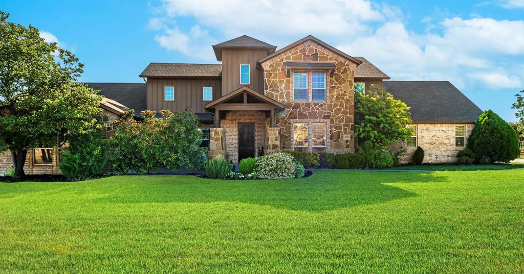 321 Bear Country Drive, Aledo