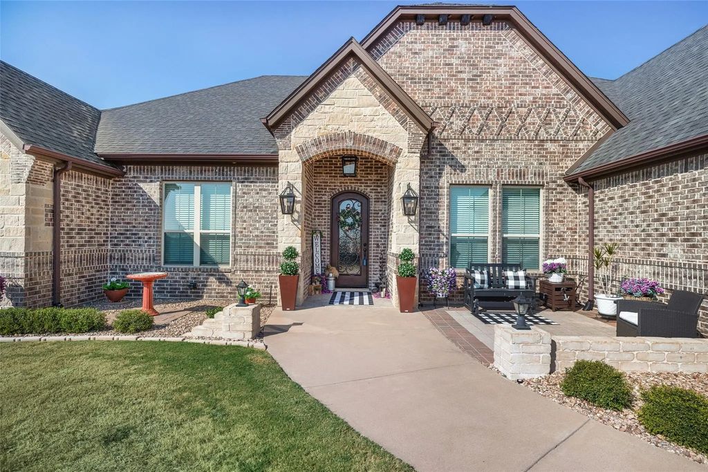 329 Kenyon Court, Granbury