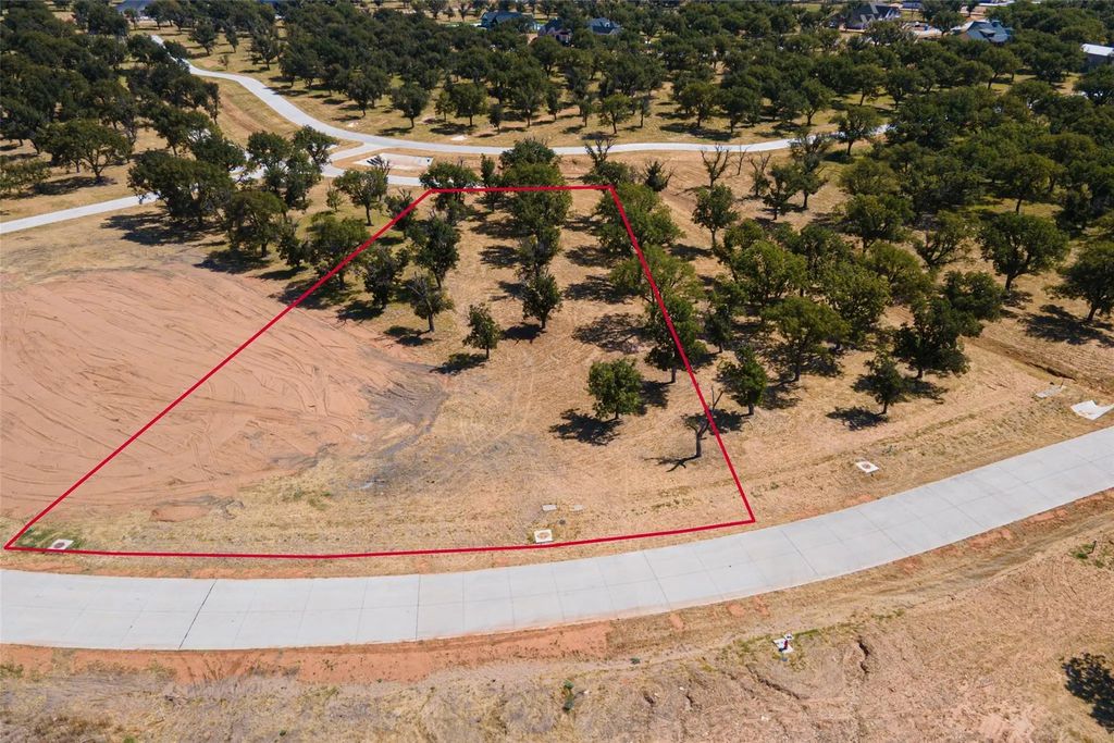 2312 E Landings S, Granbury