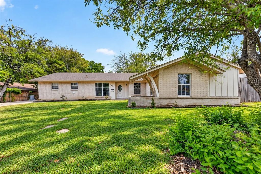 3615 Morningstar Lane, Farmers Branch